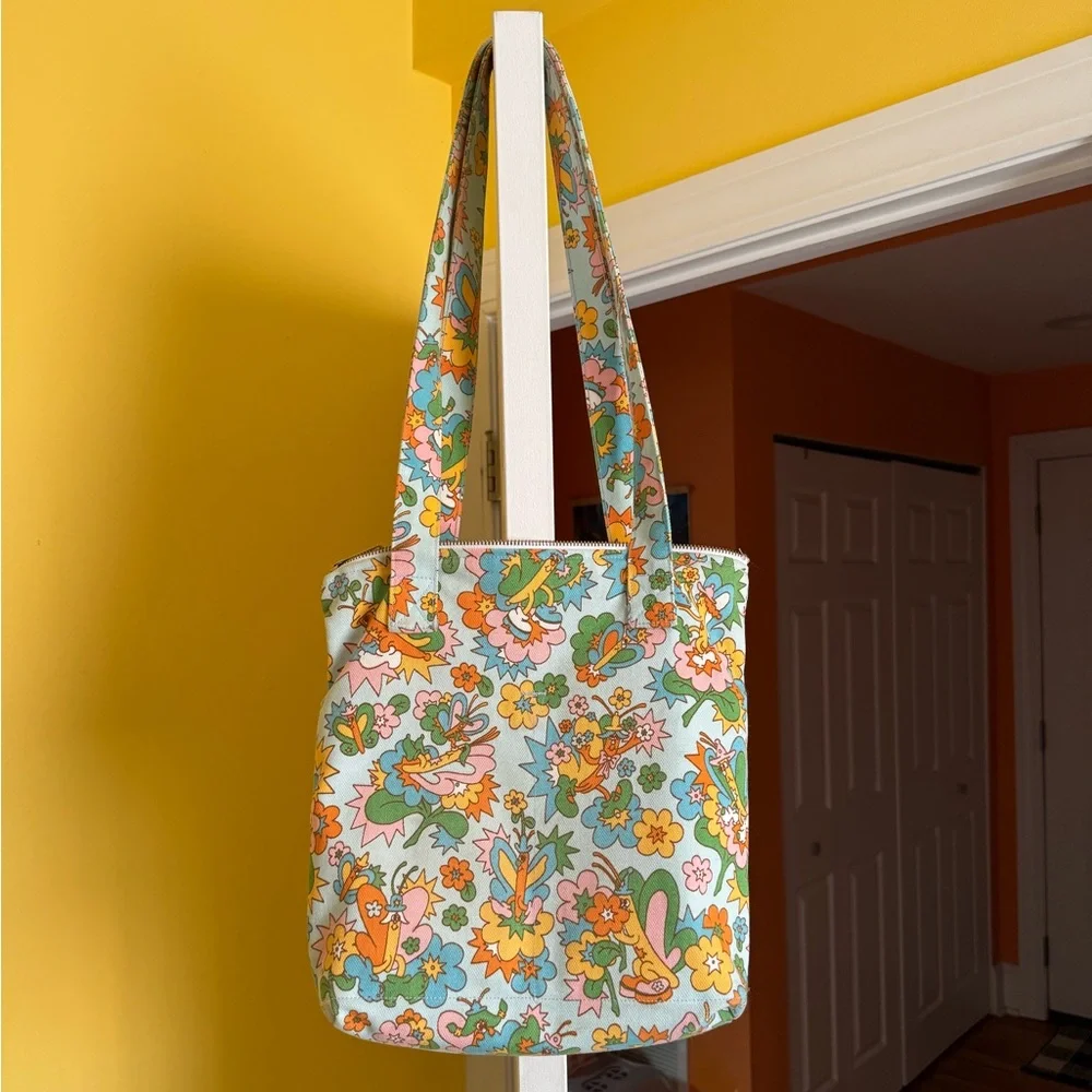 Big Bud Press Butterfly Bash Tote - Picture 4 of 5